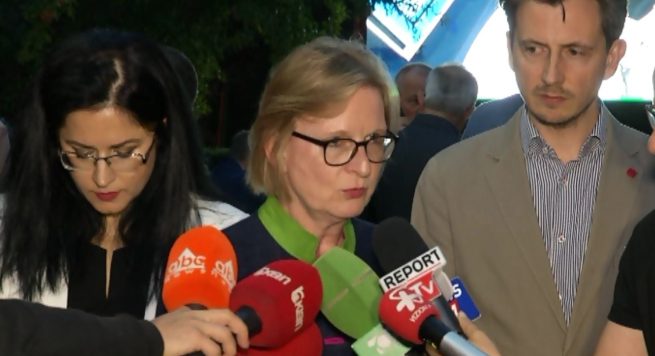 Fiton Merkel….ndoshta dhe Ballkani.