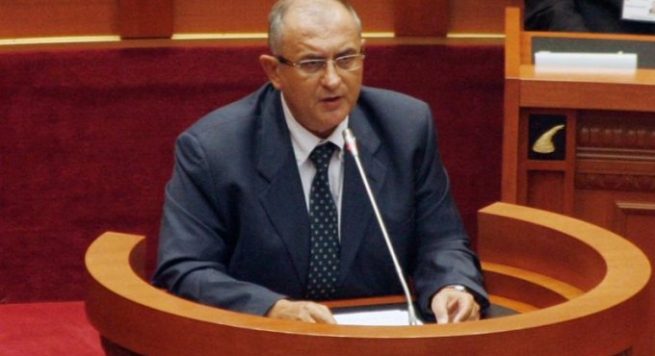 Petrit Vasili: Media zbuloi kryeministrin arrogant që trembet nga fjala e lirë