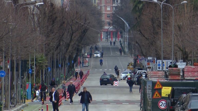 Europa mbyllet, Shqipëria e hapur/ Për festa në Itali nuk lejohen lëvizjet. Turqia mbyllet për ramazan