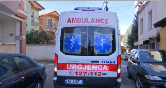 Bie nga skela, 55-vjeçari nga Pogradeci në gjendje kritike për jetën