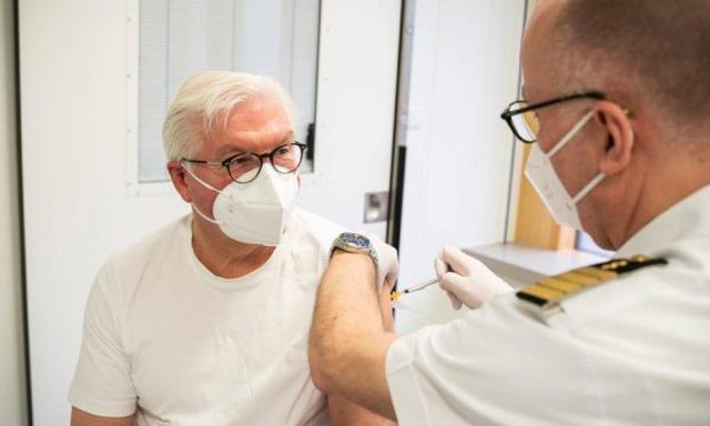 Presidenti i Gjermanisë vaksinohet me AstraZeneca, Merkel bën apelin e fortë për Pashkë
