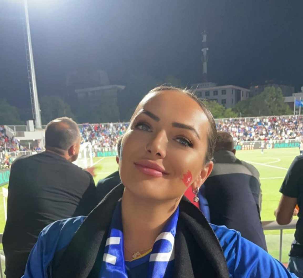 Njihuni me vajzën që i dha bukuri ndeshjes,  quhet Ardita!